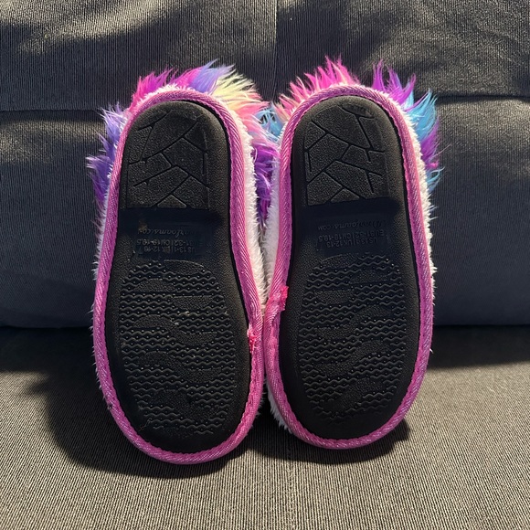Kids Dearfoams Slippers - Picture 8 of 11